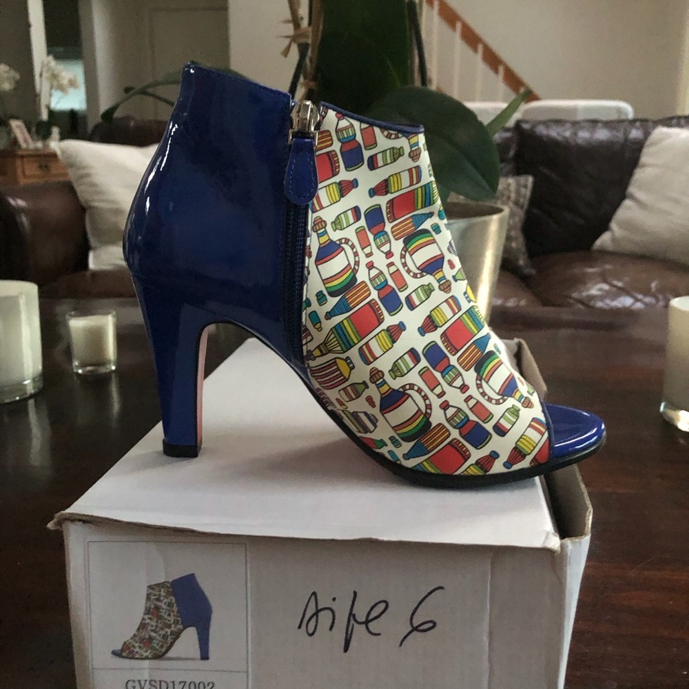 Blue Patent Open-Toe Heel Bootie with Multicolor Pattern Grape Vine